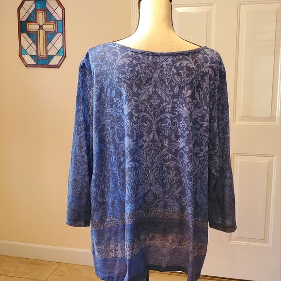 Avenue Blue Top with Small Rhinestones .Size 26/28 - Picture 3 of 9